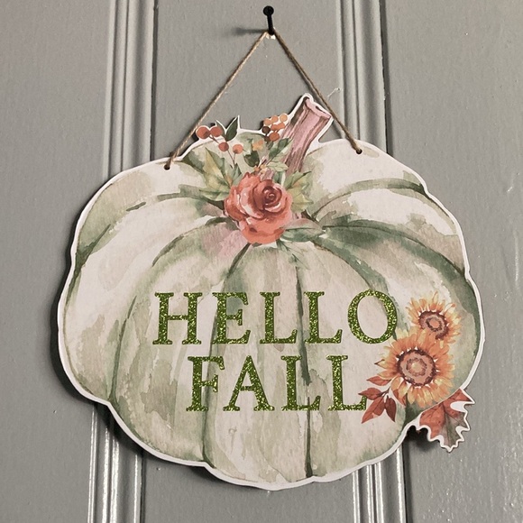 NWT- Beautiful Watercolor Glittered HELLO FALL Floral Pumpkin Decor Sign 🌻 - Picture 5 of 12